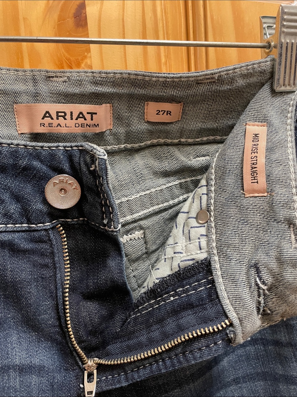 Ariat Women's “Ivy” Mid-Rise Straight Leg Jeans 27R - Picture 2 of 5